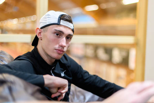 Thobias Montler blir intervjuad
