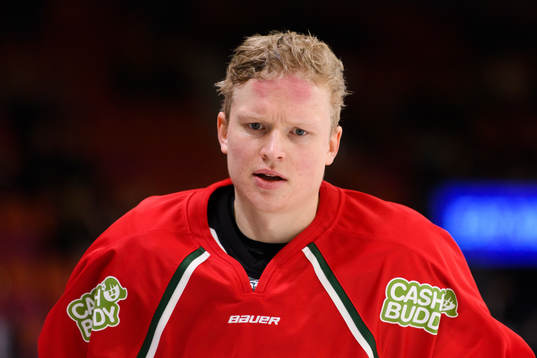 Frölundas Julius Bergman innan ishockeymatchen i SHL
