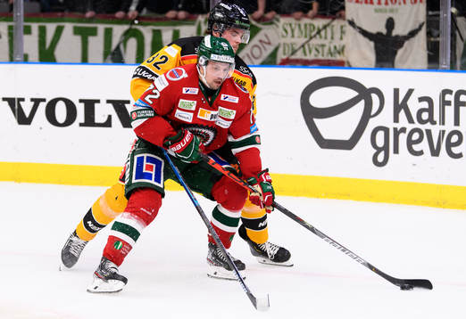 Luleås Oscar Engsund och Frölundas Patrik Carlsson