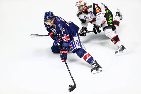 Linköpings Patrik Lundh och Malmö Redhawks Johan Olofsson