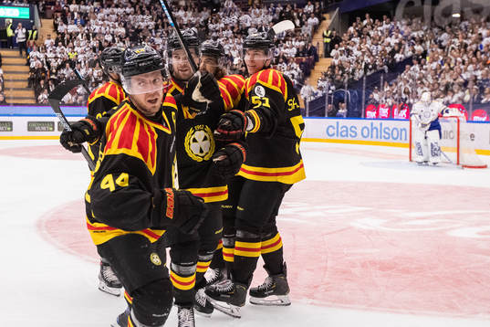 Brynäs Jacob Blomqvist jublar