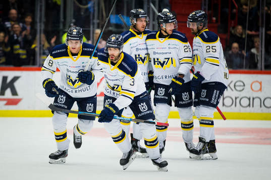 s Markus Lauridsen jublar