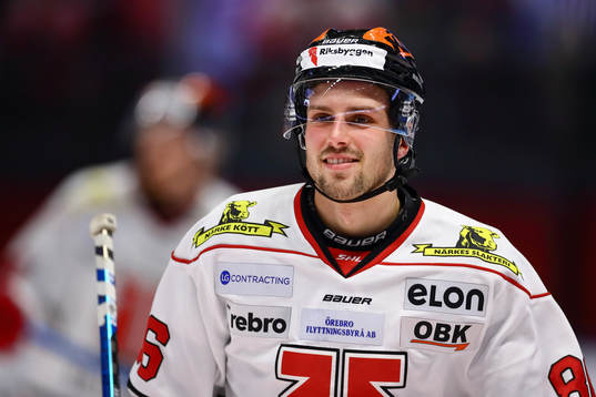 Örebros Mathias Bromé jublar