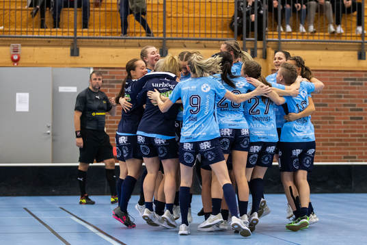 Warbergs spelare jublar