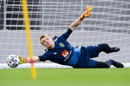 Goalkeeper Isak Pettersson