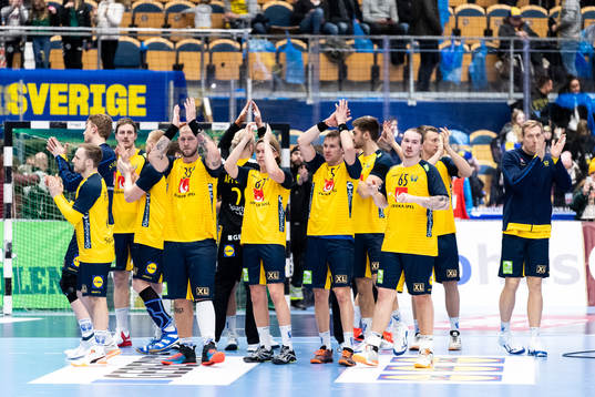 Sveriges spelare tackar publiken