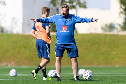 Assistant coach Peter Wettergren