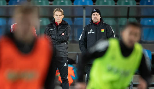 Assisterande tränare Fredrik Holmberg och tränare Stefan