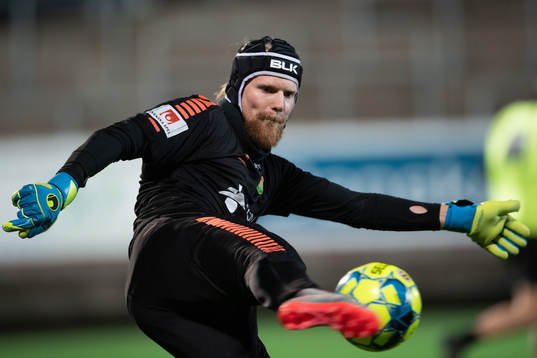 Målvakt Mathias Karlsson