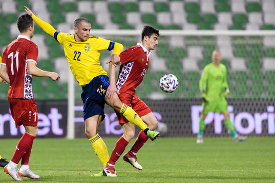 Dino Islamovic of Sweden and Taras Dan of Moldova