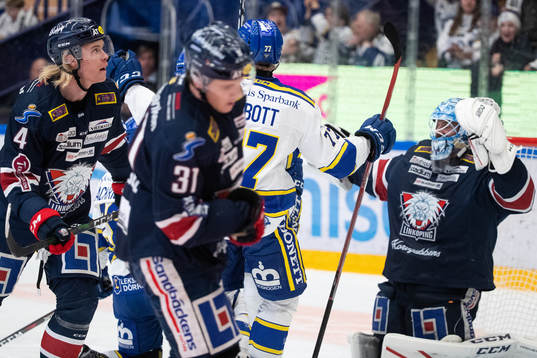Linköpings Samuel Lofquist och målvakt Jonas Gustavsson