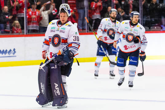 Växjös målvakt Viktor Fasth deppar