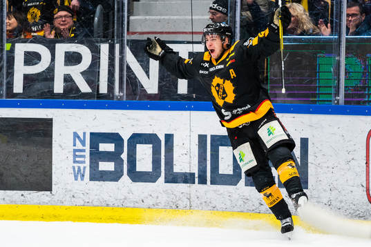 Skellefteås Andreas Wingerli jublar