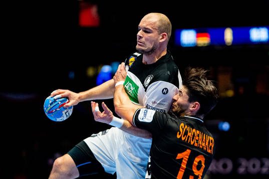 Paul Drux of Germany and Robin Schoenaker of Netherlands
