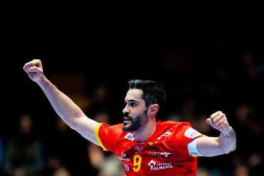 Raúl Entrerríos Rodríguez of Spain celebrates