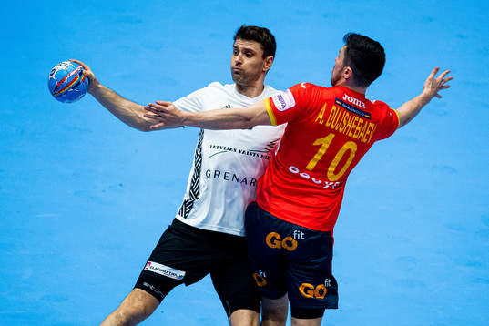 Maris Versakovs of Latvia and Alex Dujshebaev Dovichebaeva