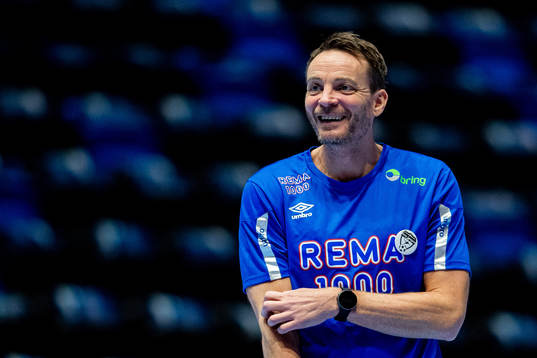 Christian Berge, head coach of Norway, at a training session