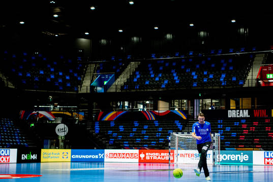 Christian Berge, head coach of Norway, at a training session