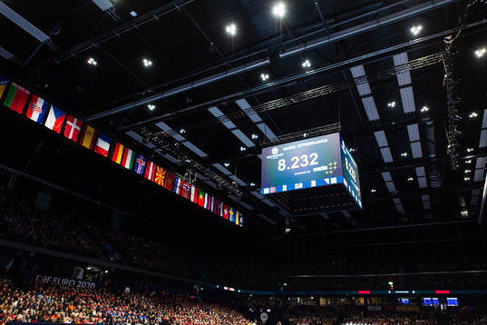The media cube shows the game attendance
