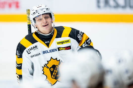 Skellefteås Linus Lindström jublar