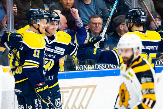 s Simon Önerud och Johannes Kinnvall jublar