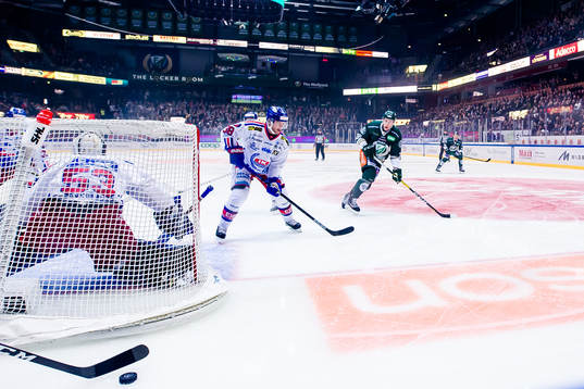 Oskarshamns Nichlas Torp och Färjestads Per Åslund