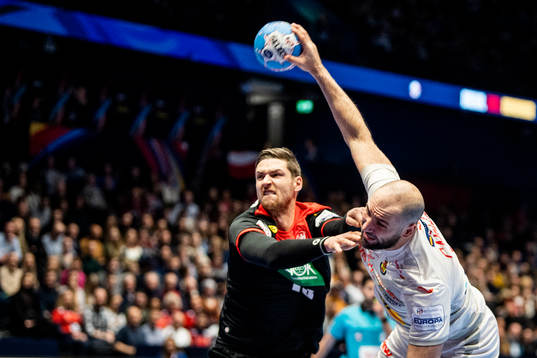 Hendrik Pekeler of Germany and Joan Cañellas Reixach of