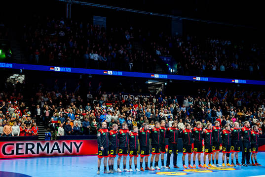 The players of Germany line up