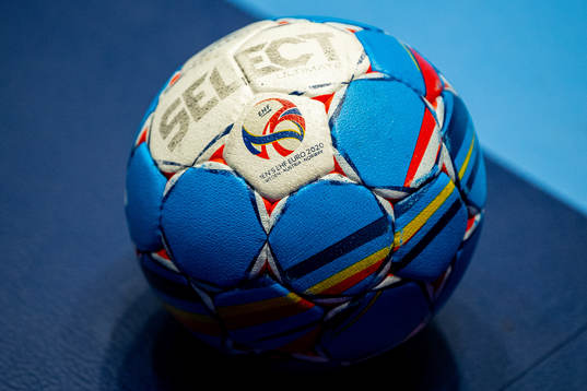 The official Select match ball