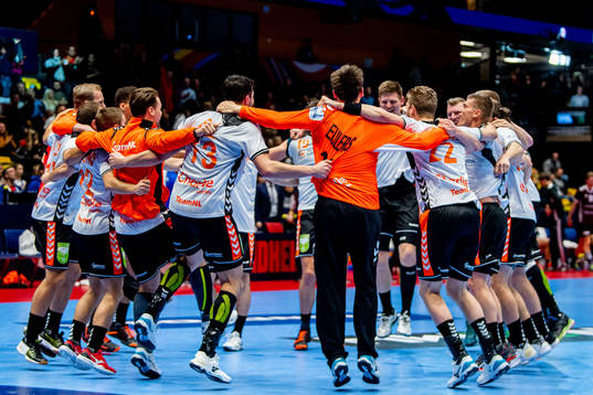The players of Netherlands celebrate