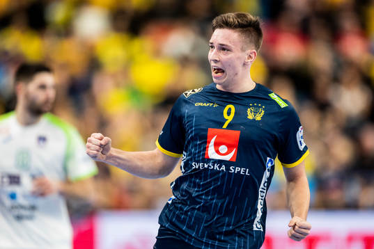 Jerry Tollbring of Sweden celebrate