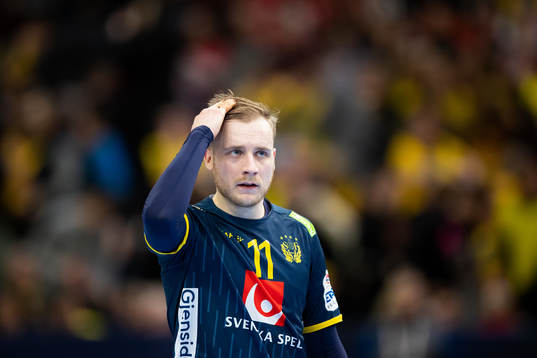 Daniel Pettersson of Sweden looks dejected