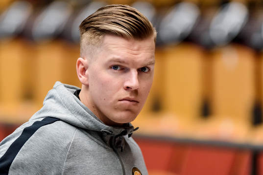 Höllvikens Fredrik Svensson innan innebandymatchen i SSL