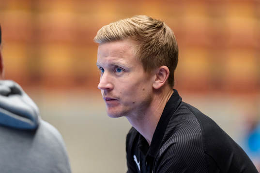 Höllvikens Martin Jönsson innan innebandymatchen i SSL