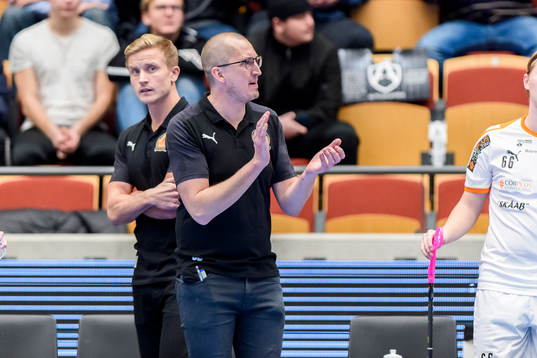 Höllvikens  tränare Joon Berggren
