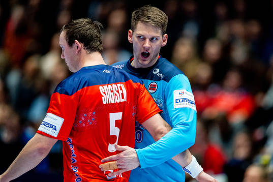 Sander Sagosen and goalkeeper Torbjørn Bergerud of Norway