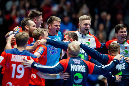 Goalkeeper Torbjørn Bergerud, Tom Kåre Nikolaisen,