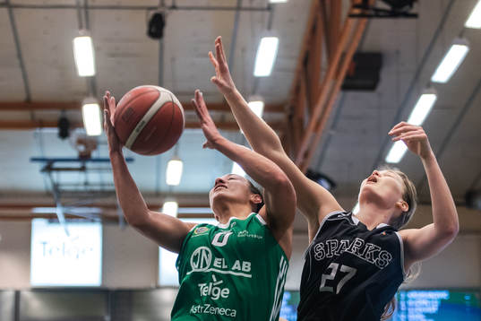 Telges Sarah Toeaina och Wetterbygdens Eira Borgh