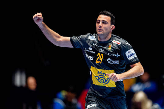 Aitor Ariño Bengoechea of Spain celebrates