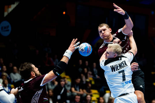 Patrick Wiencek of Germany and Dainis Kristopans of Latvia