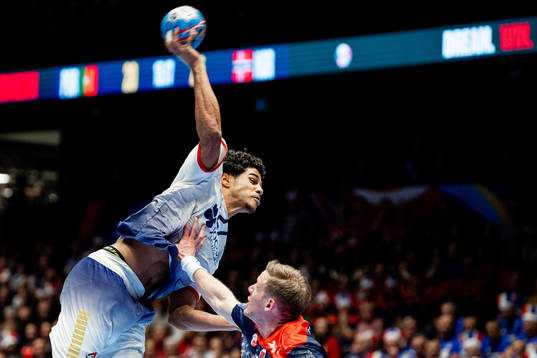 Andre Gomes of Portugal and Magnus Gullerud of Norway