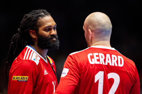Goalkeepers Wesley Pardin and Vincent Gerard of France