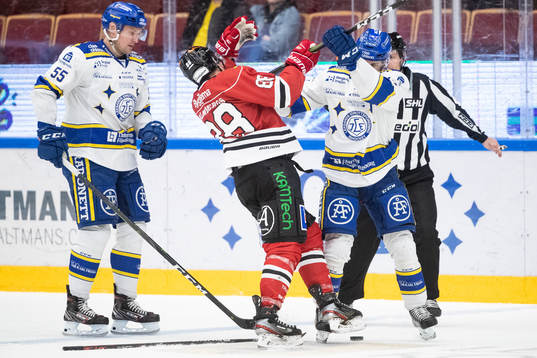 Leksands Jonas Ahnelöv och Örebros Joonas Rask och