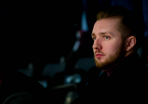 Örebros Robin Kovacs på läktaren
