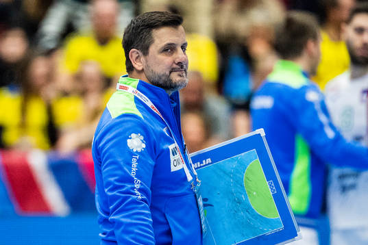 head coach Ljubomir Vranjes of Slovenia looks dejected