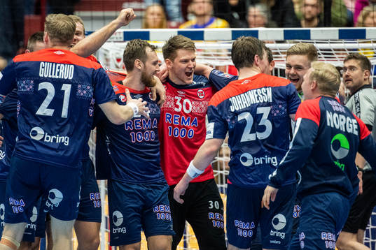 goalkeeper Torbjørn Bergerud of Norway celebrates
