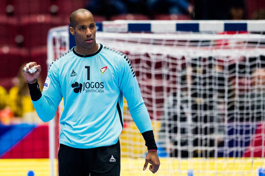 Goalkeeper Alfredo Quintana Bravo of Portugal