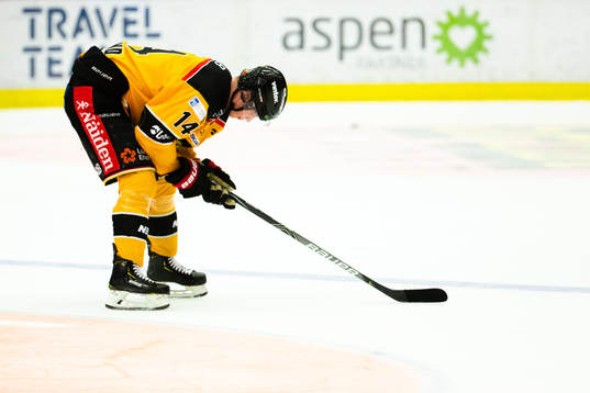 Luleås Jonas Berglund har ont
