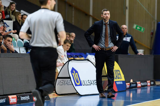 Luleås tränare Peter Öqvist deppar