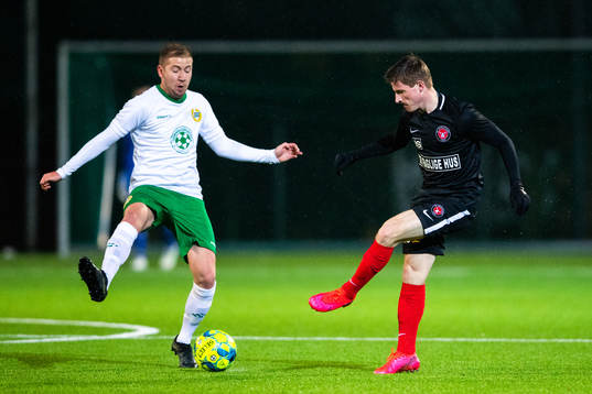 Hammarbys Darijan Bojanic och Midtjyllands Anders Dreyer